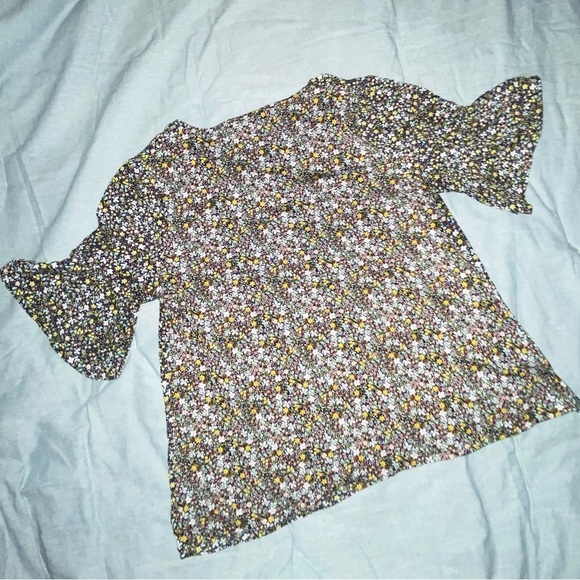 LOFT Floral Flutter Sleeve V-Neck Blouse Women’s Medium tops - Picture 8 of 9
